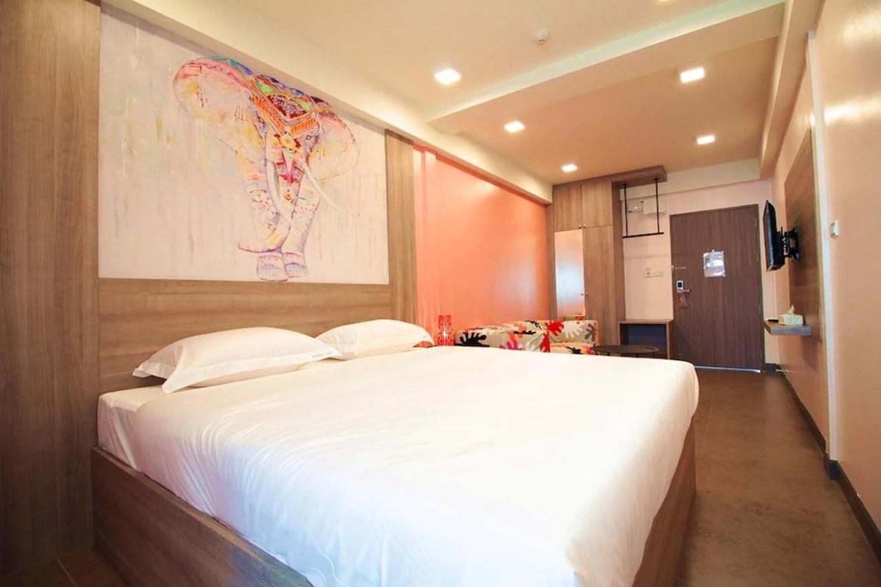 R 17 Living Hotel Banguecoque Exterior foto
